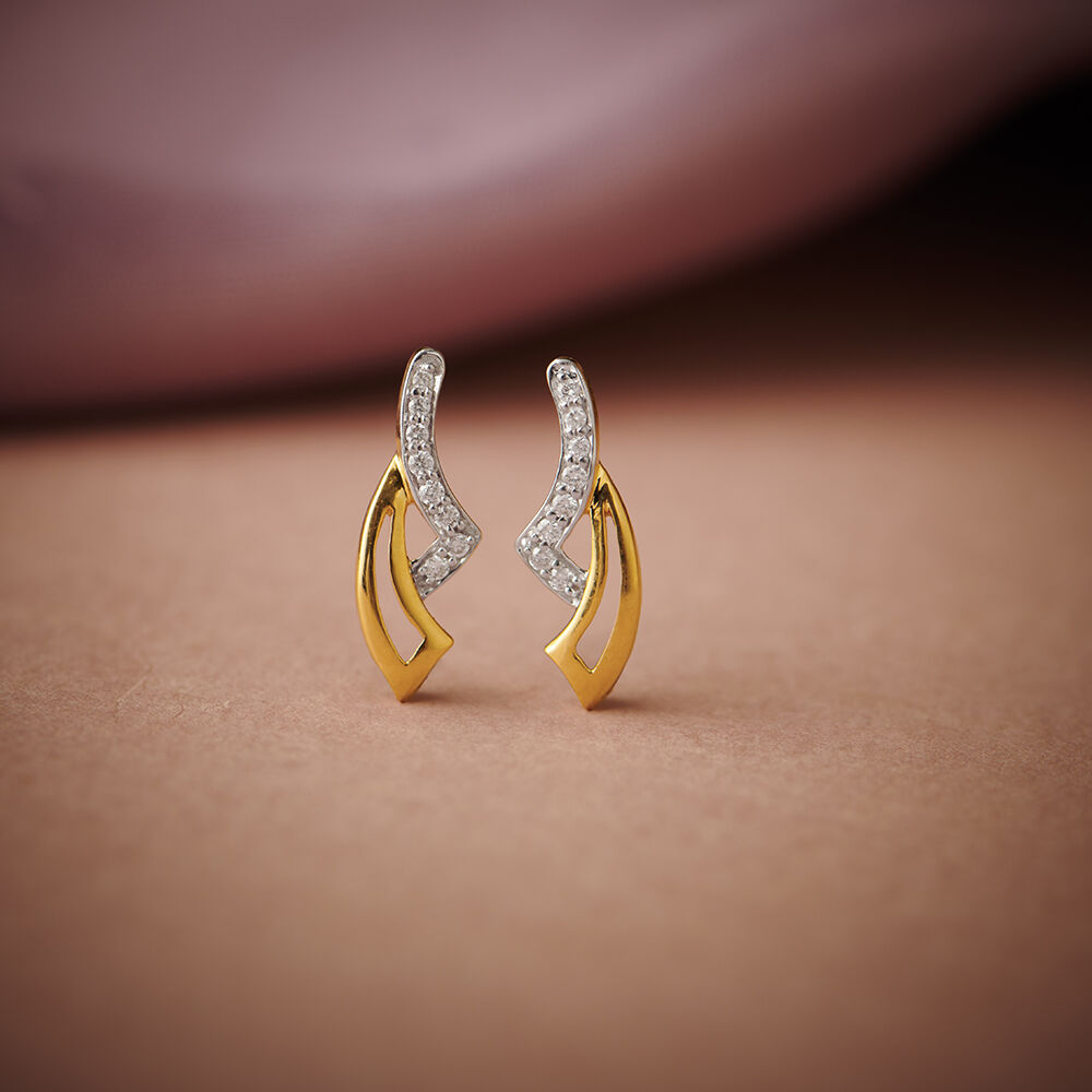 Traditional 22 Karat Yellow Gold Patterned Jhumkas